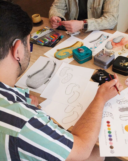 Designing hearing aid covers with sketches and materials