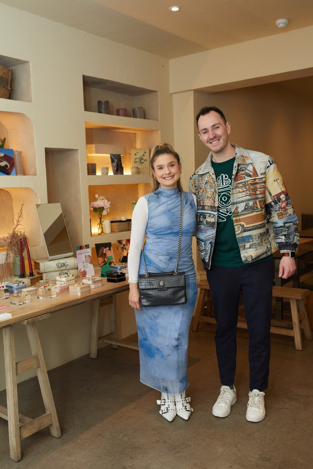 Auzi co-founders Dec and Daniela